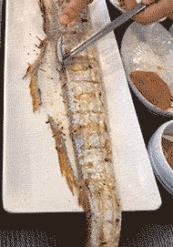 발골 기술자.gif