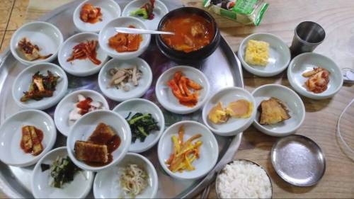 부산 7000원짜리 김치찌개 백반.jpg