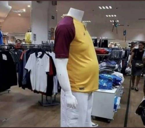 40대 고증 완벽 마네킹.jpg