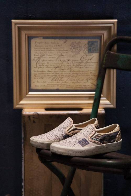 VANS X 반 고흐 콜라보.jpg