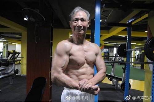 중국 70대 할아버지의 몸매.jpg