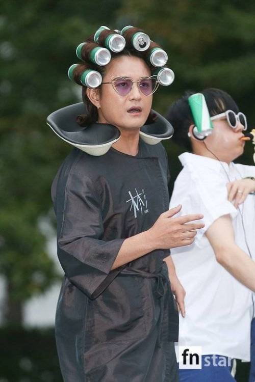 노라조와 백댄서 뮤뱅 출근길.jpg
