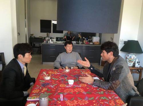 축구 레전드 2명이 한번에 털리는 중.jpg