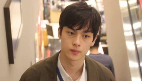 공시생 유튜버 봇노잼 근황 jpg