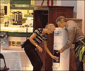 정수기 시음회 몰카.gif