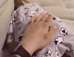 궁디 팡팡 해죠.gif