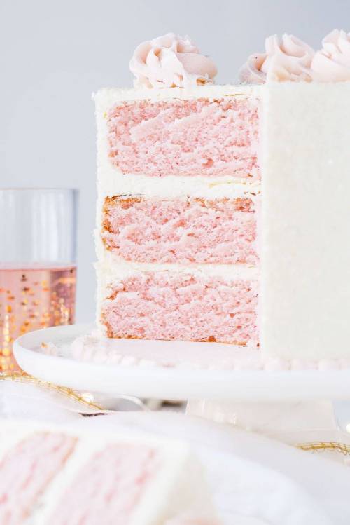 성별을 알려주는 케이크.jpg