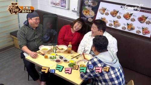 딸의 팩폭에 우울해진 김준현.jpg