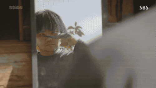 머리손질을 잘해야하는 이유.gif