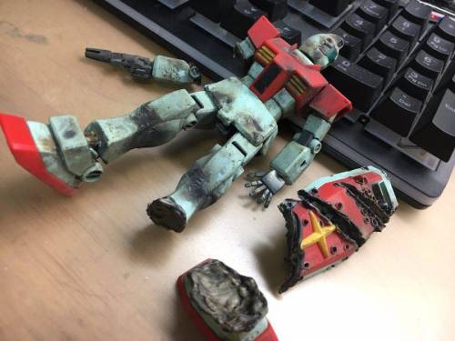 리얼한 건프라 만드는법.jpg