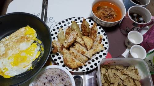[스압] ㄹㅇ 현실적인 자취 밥상.jpg