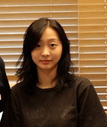 배우 김다미 닮은꼴.jpg