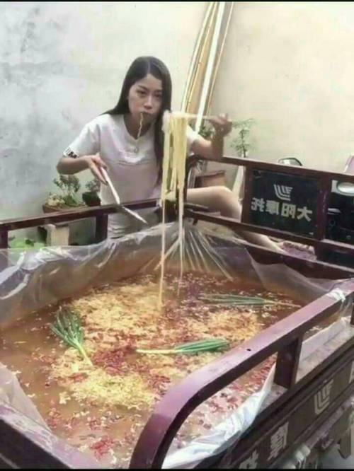 오빠 라면 먹고 갈래?.jpg