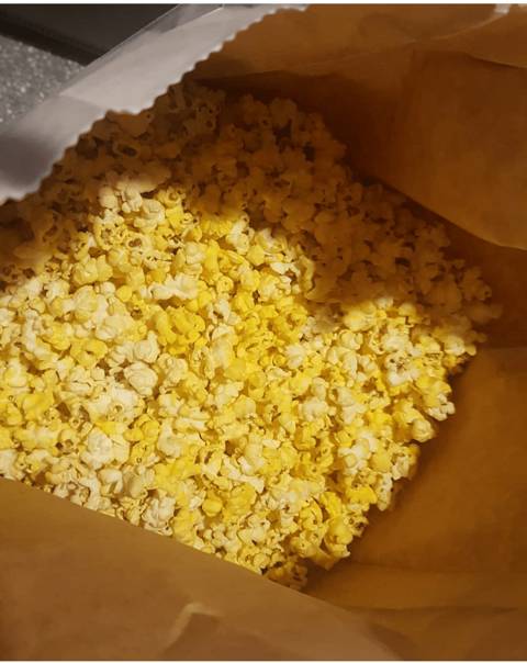 CGV 왕십리점 밀가루 포대 팝콘 .jpg