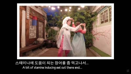 한국에서 장어 먹고 간 영국신부 근황.jpg