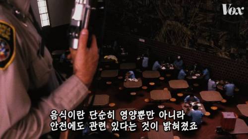 [스압] 미국 교도소에서 라면이 인기 있는 이유.jpg