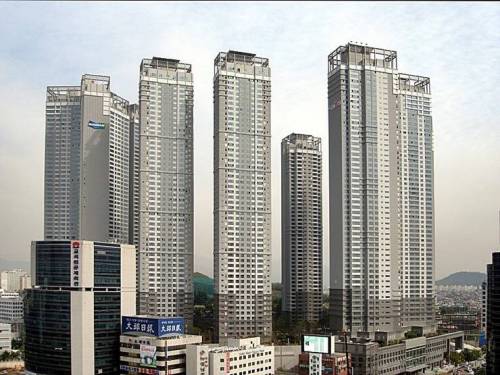 지역을 대표하는 초고층 아파트.jpg