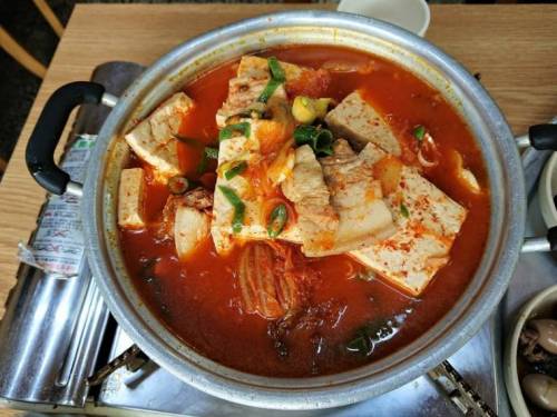 12첩 반상 김치찌개.jpg