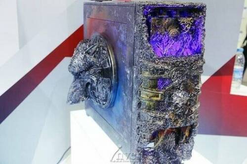 커스텀 컴퓨터의 세계.jpg
