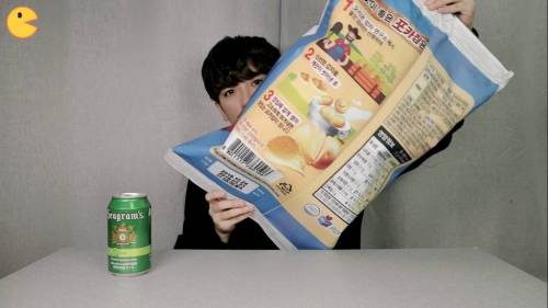 컨텐츠가 정말 독특한 유튜버.jpg