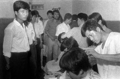 [스압] 70년대 장발 단속.jpg