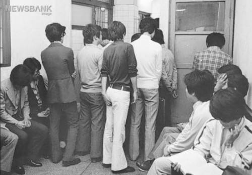 [스압] 70년대 장발 단속.jpg