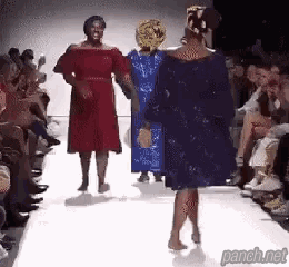 특이점이 온 패션쇼.gif