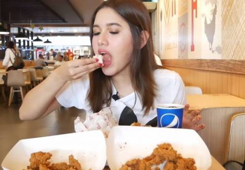 닭껍질 치킨 먹고싶던 사람 후기.jpg