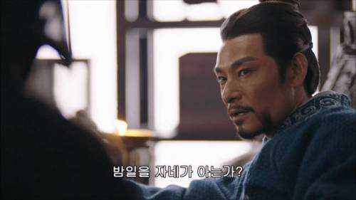 환관 세게 때리는 조상.jpg