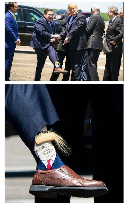 트럼프 대통령앞에서 양말 자랑하기.jpg
