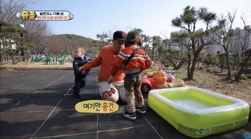 [스압] 오줌 지린 아들에 대처하는 아빠.jpg