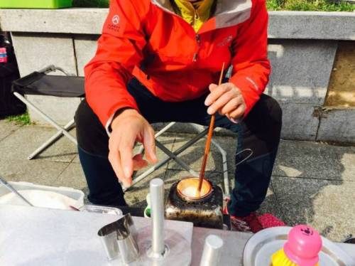 어릴때 달고나(뽑기) 먹었던 방법은?
