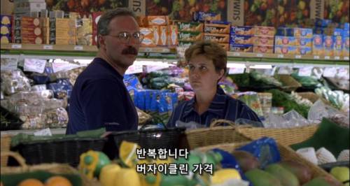 [스압] 계산 순번을 양보하는 경찰관.jpg