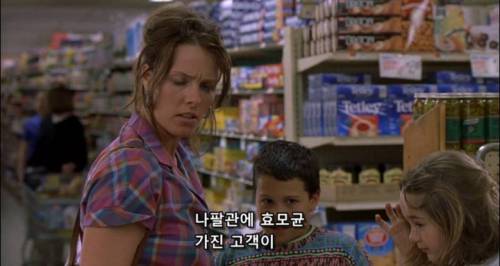 [스압] 계산 순번을 양보하는 경찰관.jpg