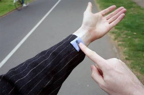 어디로 갈지 알려주는 재킷.jpg