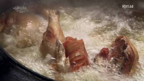 한국인의 밥상 가마솥 통닭...jpg