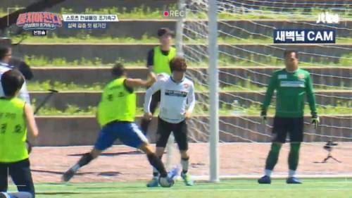 활동량으로 축구하는 이봉주.jpg