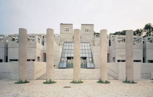 서울에 있는 특이한 도서관.jpg