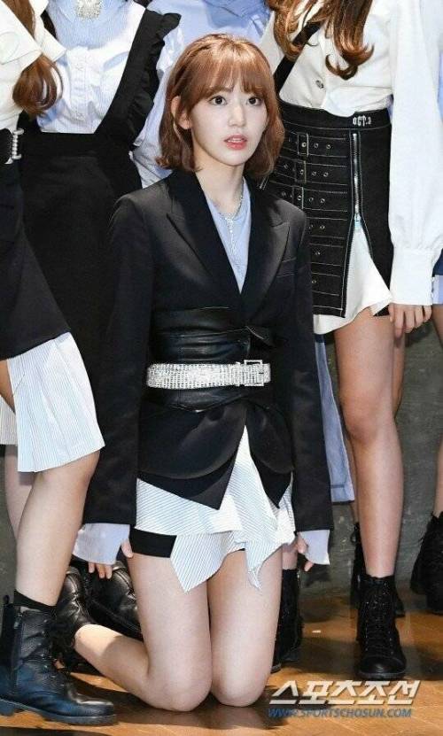 앞에줄은 무릎꿀어 주세요.jpg
