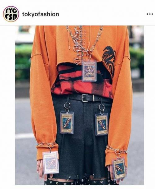 특이점이 온 일본 길거리 패션.jpg