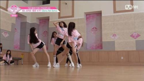 논란의 프듀48 사진.jpg