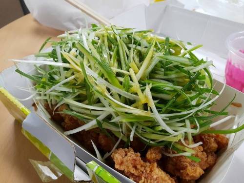 이제는 한물간 치킨....jpg