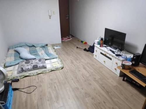 평균적인 남자 자취방들.jpg