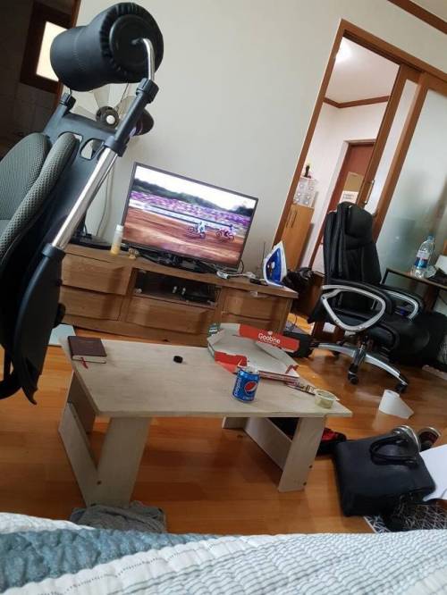 평균적인 남자 자취방들.jpg