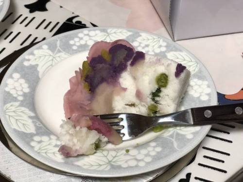 의외로 맛있다는 케이크....jpg