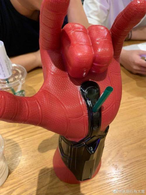 스파이더맨 음료컵.jpg