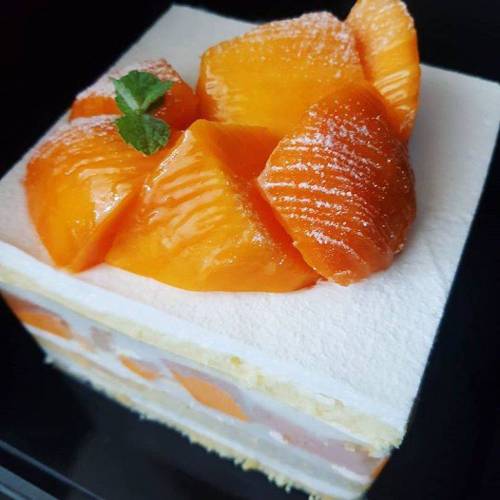 신라호텔 68000원 망고 케이크...jpg