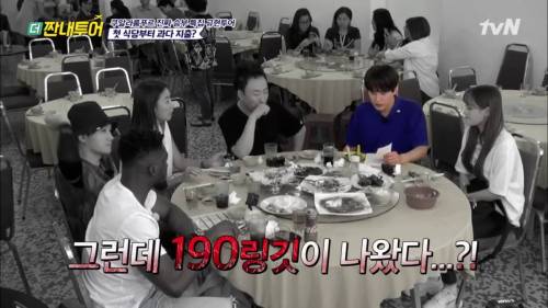 [스압] 외국인들이 한국 식당에 와서 놀라는 이유.jpg