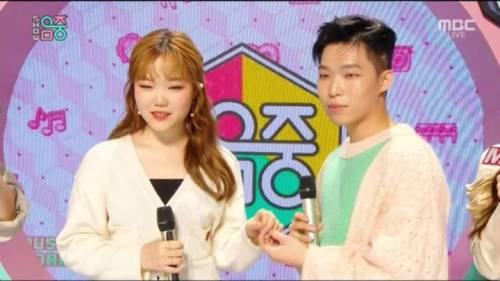 멤버가 군대에 있는 동안 소중함을 느낀 그룹.jpg