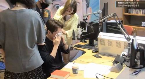 라디오 진행중 눈물 터진 장성규.jpg